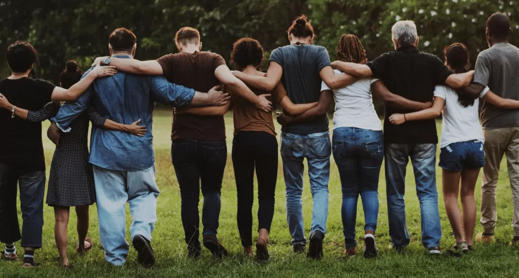 Mensen die samenkomen binnen de Mindfully community